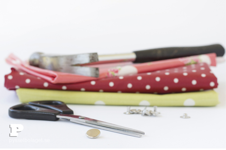 Oilcloth bracelets 2