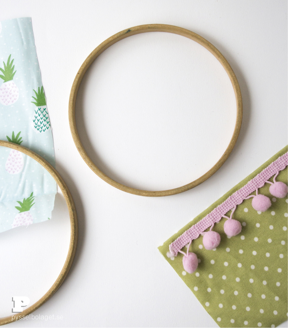 embroidery-hoop-storage-4